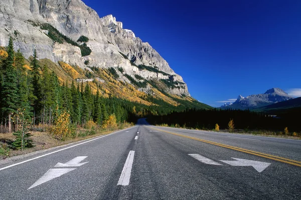 Icefields Parkway和Mt Wilson Banff国家公园 加拿大艾伯塔省 — 图库照片