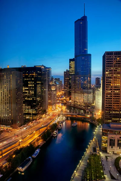 Widok Lotu Ptaka Rzekę Chicago Wacker Drive Zmierzchu Chicago Illinois — Zdjęcie stockowe
