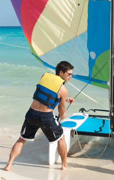 Hombre Con Catamarán Playa Del Carmen Quintana Roo Península Yucatán — Foto de Stock
