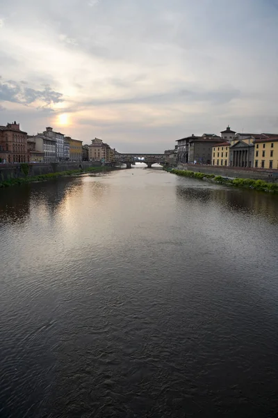 Ponte Vecchio Río Arno Florencia Italia —  Fotos de Stock