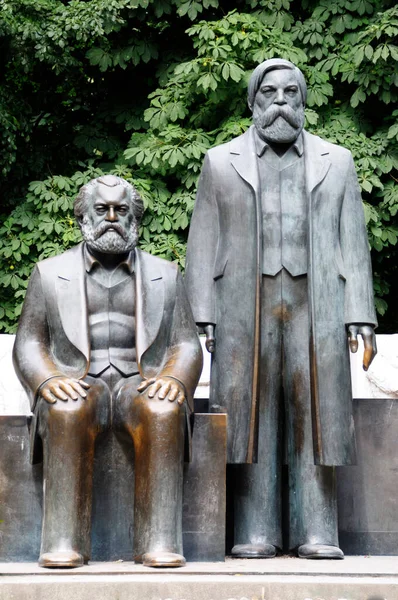 Bronzová Socha Marxe Engelse Marx Engels Forum Alexanderplatz Mitte Berlín — Stock fotografie