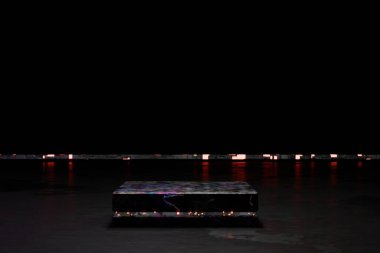 Gece şehrinde boş masa