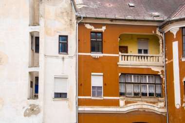 Mako 'nun merkezindeki eski neobarok apartman dairesi