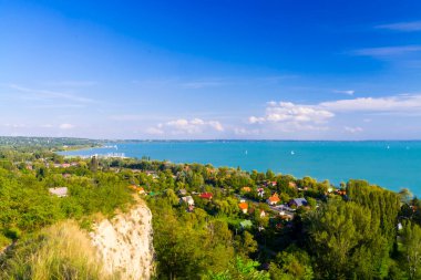 Macaristan, Balatonkenese 'deki Soos tepesinden Balaton Gölü manzarası