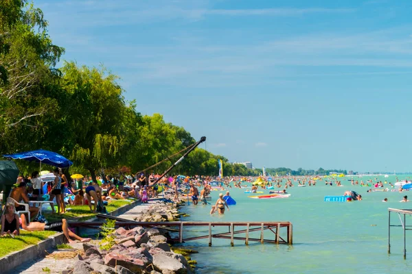 Siofok Hungary July 2016 Huge Crowd Golden Beach Siofok Lake — Stock Photo, Image