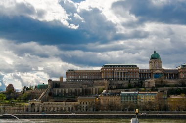 Budapeşte 'de Buda Kalesi ve Tuna Nehri
