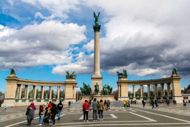 BUDAPEST, HUNGARY - 26 Mart 2023 Budapeşte 'deki Kahramanlar Meydanı