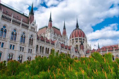 Budapeşte 'nin merkezindeki Macar Parlamentosu