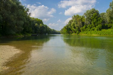 Racalmas 'taki Tuna Nehri' nin durgun suları