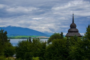 Slovakya 'daki Liptovska Mara Kilisesi.