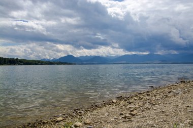 Liptovska Mara - Slovakya 'daki Tatra Dağı bölgesinde Liptovsky Gölü Mikulas