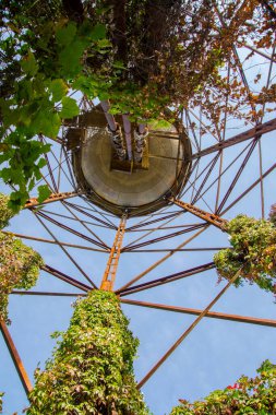 Szeged, Macaristan 'daki eski demir demiryolu su tankı kulesi.
