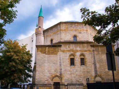 Belgrad şehir merkezindeki Bayraklı Camii