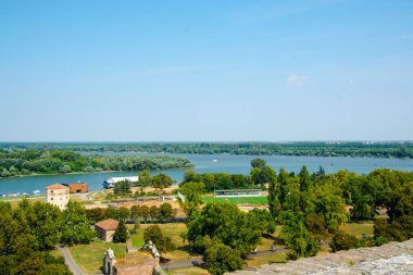 Sırbistan 'daki Belgrad kalesi Kalemegdan' dan Tuna Nehri manzarası