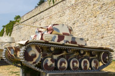 Panzerkampfwagen II AUSF C Alman hafif tankı, Sırbistan 'daki Belgrad kalesi Kalemegdan' da