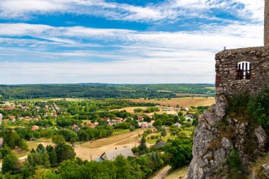 Macaristan 'daki Csesznek Kalesi' nden manzara