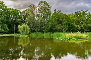 Bekescsaba yakınlarındaki Postelek 'teki Szechenyi-Wenckheim Kalesi harabesi.