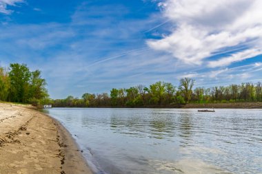 Mindszent köyündeki Tisza nehri.