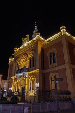 Geceleri Novi Sad 'daki Piskopos Sarayı