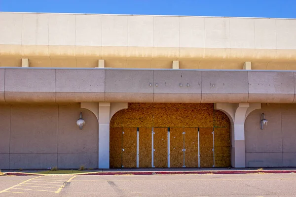 Boarded Doorway Failed Department Store — Stock Photo, Image