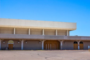 Terk Edilmiş Mağaza Tahta Kapalı Girişler