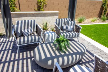 Büyük Taş Masalı Arka Bahçe Oturma Alanı