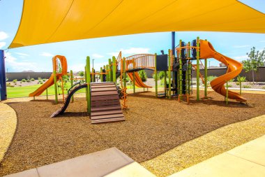 Yerel Park 'taki Çocuk Bahçesi Ekipmanı