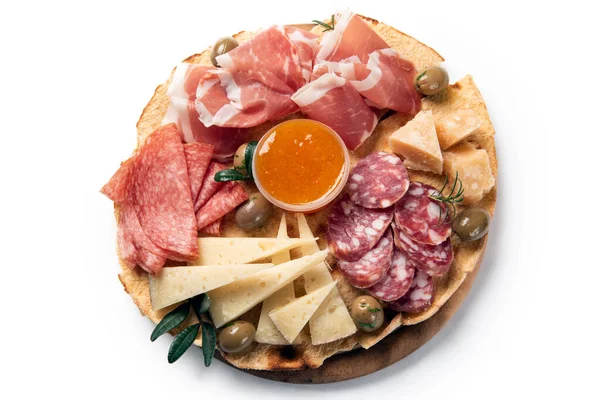 Блюдо Вкусные Различные Итальянские Закуски Белом Фоне — стоковое фото