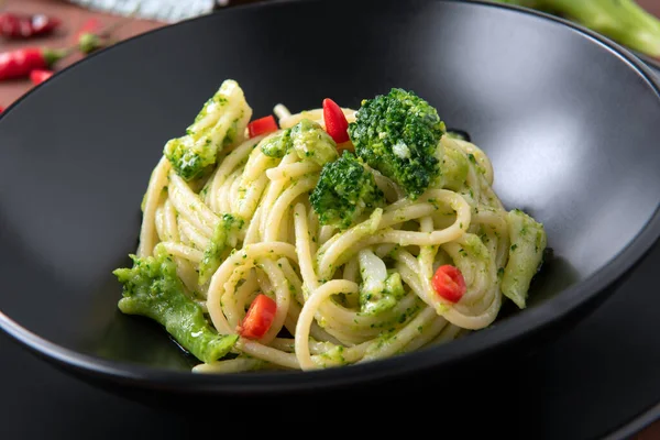 stock image Plate of delicious broccoli spaghetti, Italian food