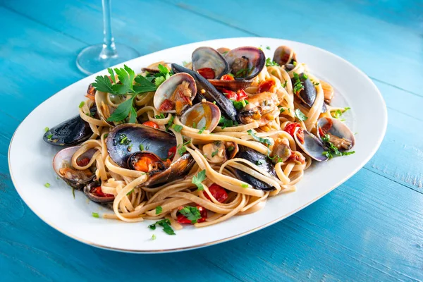 Baki Allo Scoglio Linguine Lezat Pasta Italia Dengan Makanan Laut — Stok Foto