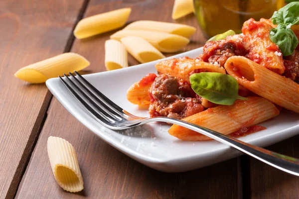Tallrik Med Läckra Tomatsås Pasta Traditionella Recept Italiensk Pasta — Stockfoto