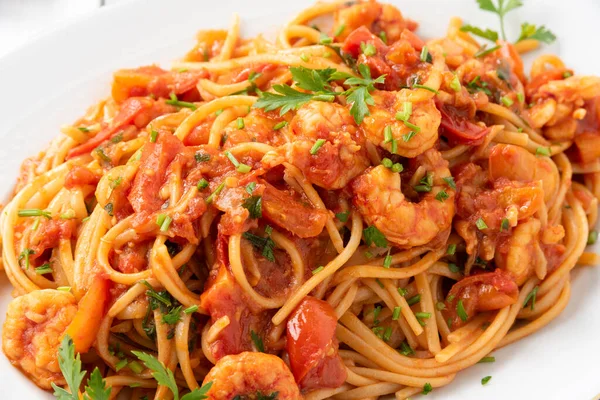 Bandeja Deliciosos Espaguetis Con Salsa Camarones Comida Italiana — Foto de Stock