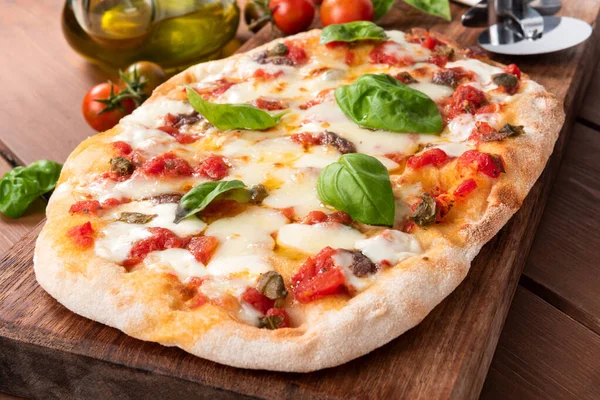 Deliciosa Pinsa Romana Típica Comida Italiana —  Fotos de Stock