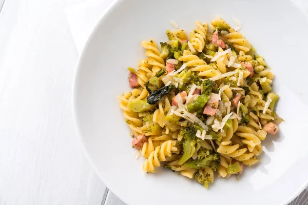 Brokoli Parmesan Peynirli Makarna — Stok fotoğraf
