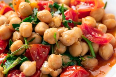 Nohut ve domates yahnisi