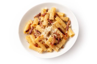 Makarna alla gricia, İtalyan yemeği, guanciale ve pecorino ile geleneksel Roma makarnası tarifi.