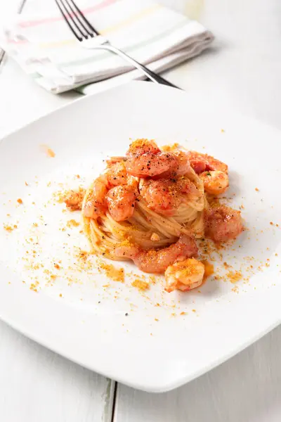Placa Deliciosos Espaguetis Con Camarones Comida Italiana — Foto de Stock