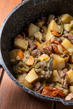 Etli haşlanmış sebzeler, yakın.