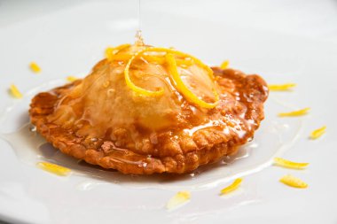 Ballı deniz, geleneksel sardalya tatlısı, İtalyan yemeği.