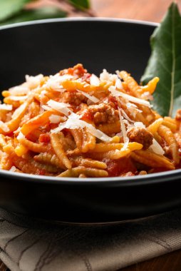 Parmesanlı peynirli leziz makarna.