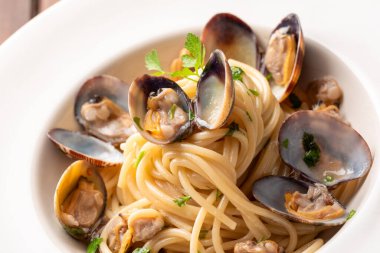 Lezzetli midye spagettisi, İtalyan makarnası, Akdeniz gastronomisi.