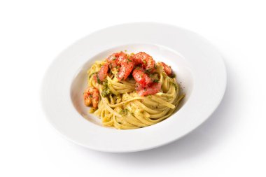 Lezzetli İtalyan makarnası ve deniz ürünleri yakın plan görüntüsü.       