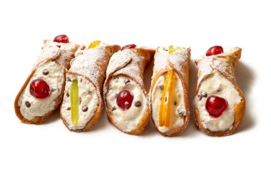 Lezzetli Cannoli Siciliani, yakın çekim. Yiyecek.    