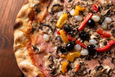 Lezzetli İtalyan Quattro Stagioni pizzası, Avrupa yemekleri.