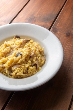 Safran ve mantarlı risotto, İtalyan tarifi, Avrupa gastronomisi