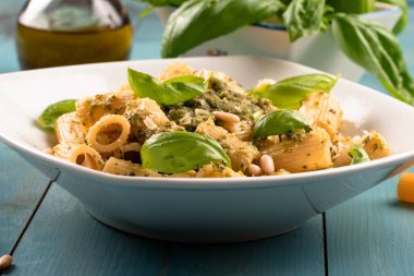 Genovese pesto soslu makarna, İtalyan yemeği, Akdeniz tarifi