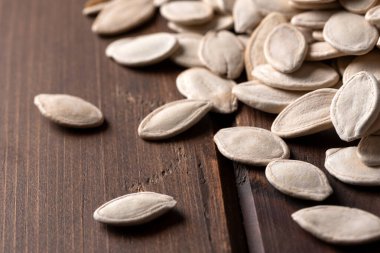 Çiğ kabak çekirdeği ahşap tablo