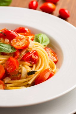 Domates soslu spagetti yakın çekim