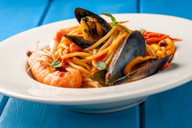 Deniz ürünleri soslu spagetti, İtalyan makarnası, Akdeniz tarifi.