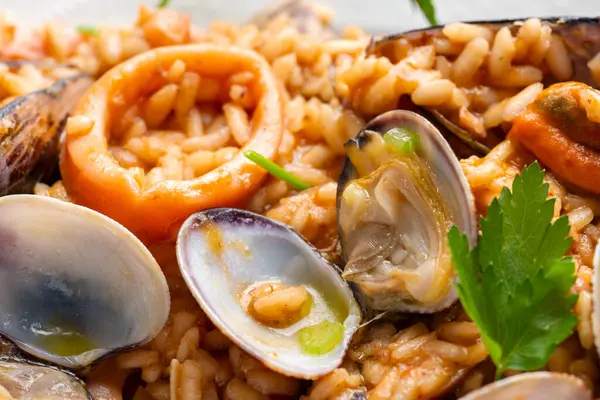 İtalyan deniz ürünleri pilavı, Akdeniz tarifi.